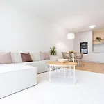 Al-garden S Private Garage Parking Free, 5 Min Peso Do Centra Apartment