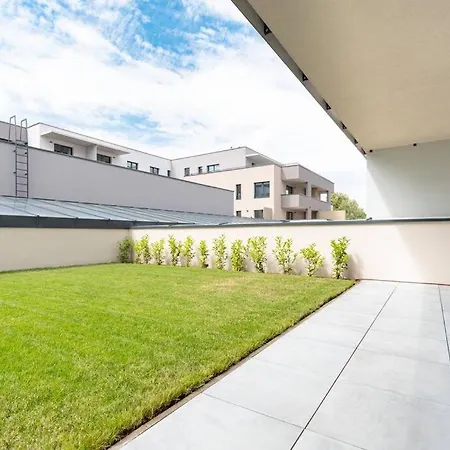 Al-garden S Private Garage Parking Free, 5 Min Peso Do Centra شقة