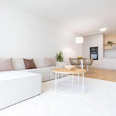 Al-garden S Private Garage Parking Free, 5 Min Peso Do Centra Apartmán