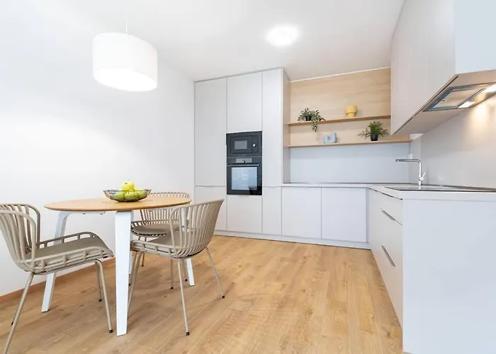 Apartman Al-garden S Private Garage Parking Free, 5 Min Peso Do Centra