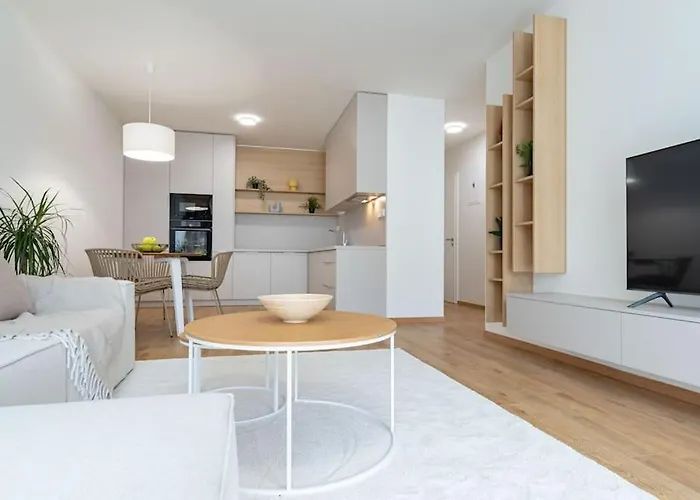 Apartman Al-garden S Private Garage Parking Free, 5 Min Peso Do Centra